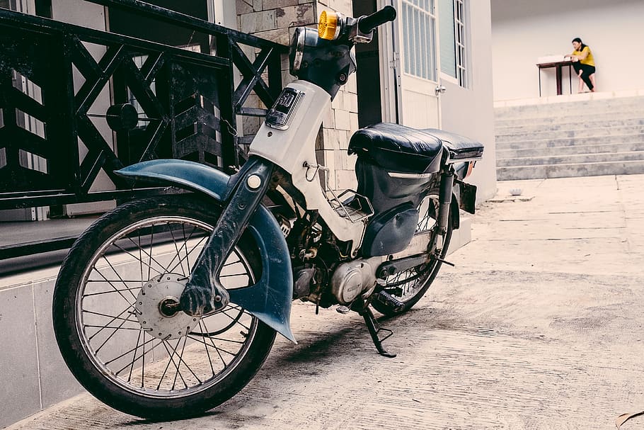vietnam, can tho, bike, supercub, yellow, vintage, land vehicle