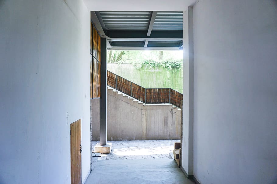 Metal Post in Between Concrete Corridor, ceiling, daylight, design HD wallpaper