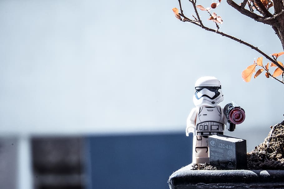 Star Wars Stormtrooper Lego mini fig, storm trooper, toy, gun, HD wallpaper
