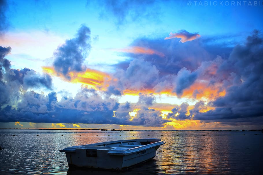 Blue, White, and Orange Skies during Sunset, backlit, boat, bright HD wallpaper