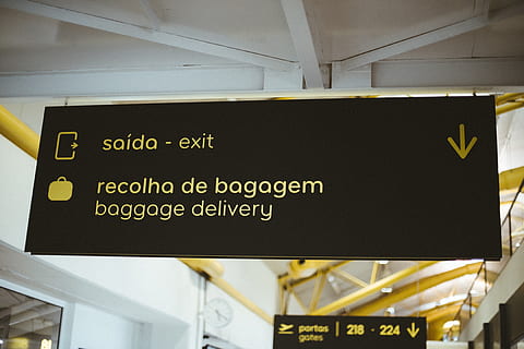 saida-exit signage, portugal, lisboa, lisbon portela airport HD wallpaper