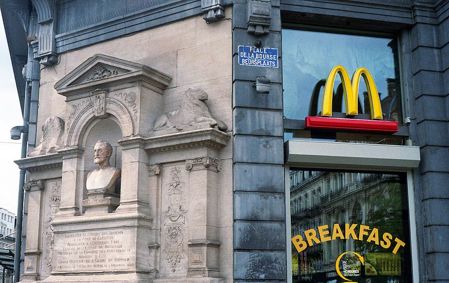Mc Donalds Restaurant, architecture, building, daylight, daytime HD wallpaper