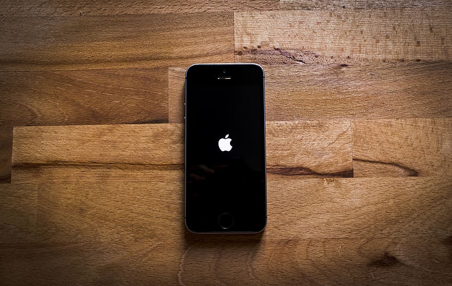 Space Gray Iphone 5s, apple, board, cellphone, close-up, design HD wallpaper