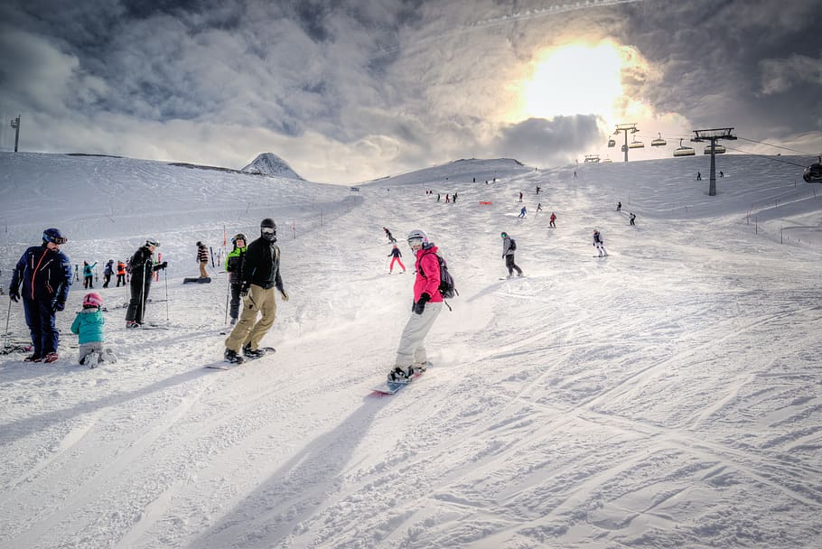 Crowded ski resorts in Australia