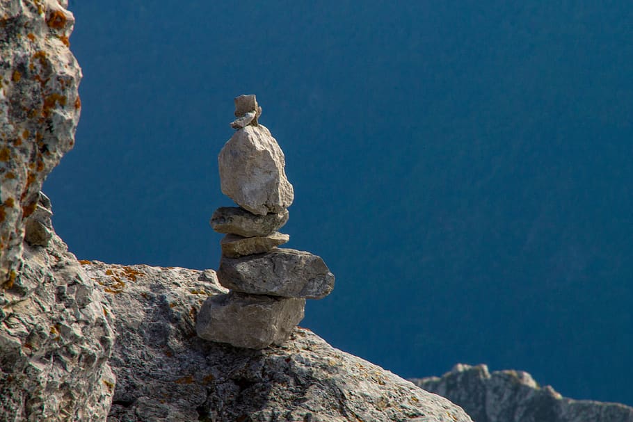 stone balancing, rocks, moutain, animals in the wild, animal themes HD wallpaper