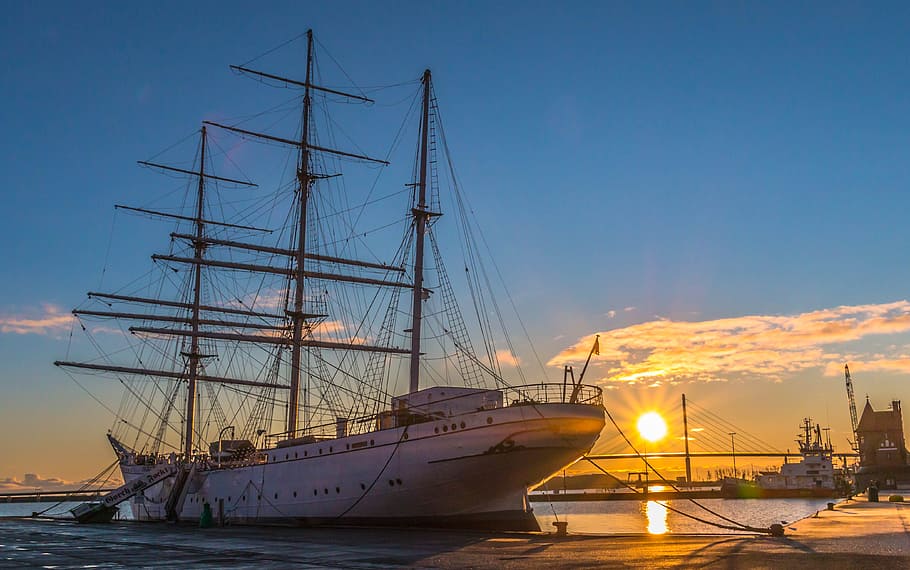 White Ship in Dock during Golden Hour, clouds, dawn, harbor, outdoors HD wallpaper