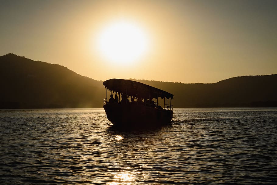 Fateh Sagar Lake – Sunset Ferry Ride