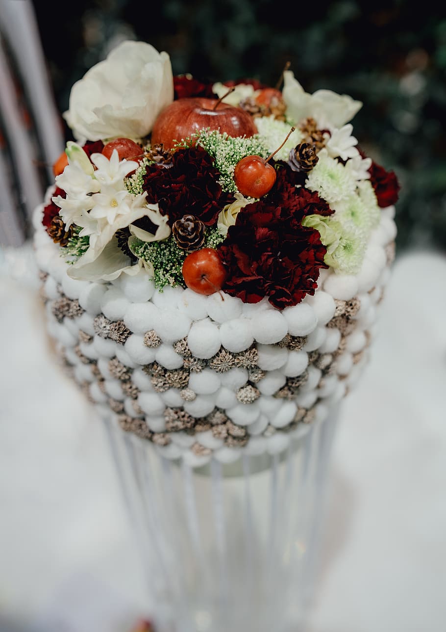White and Brown Petaled Flowers in Vase, apple, berries, blurred background HD wallpaper