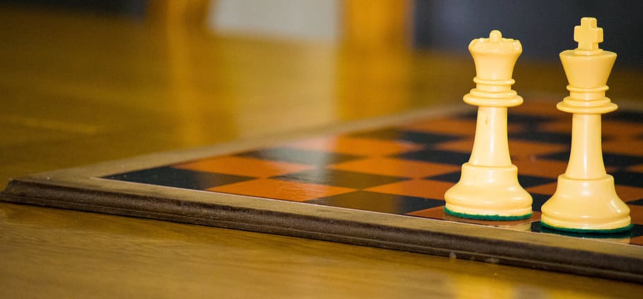 game, queen, king, chess, strategy, challenge, play, white HD wallpaper