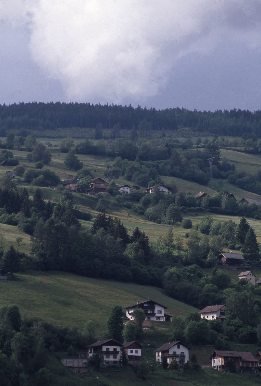 mountainside, houses, clouds, blue, green, tree, plant, landscape HD wallpaper