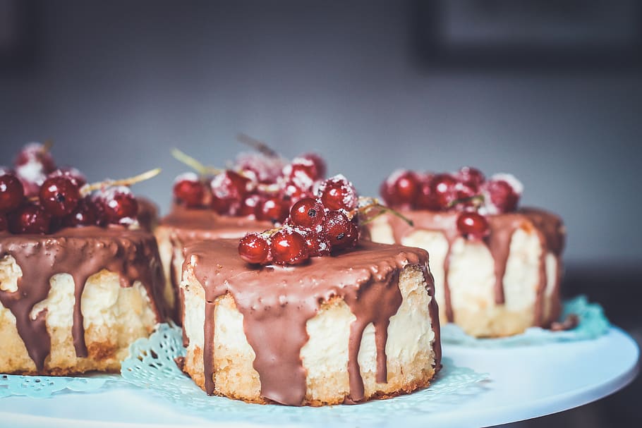 chocolate cake topped with cherries, food and drink, fruit, freshness HD wallpaper