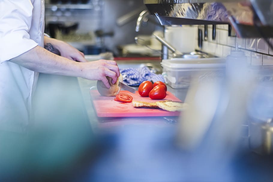 person slicing tomatoes, food and drink, kitchen, vegetable, occupation HD wallpaper