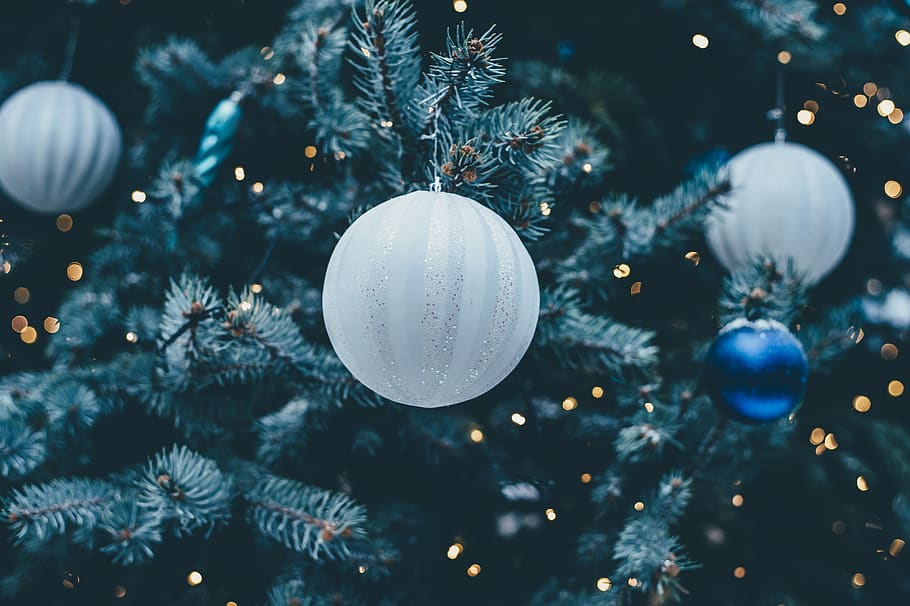 white bauble, christmas, celebration, holiday, christmas decoration HD wallpaper