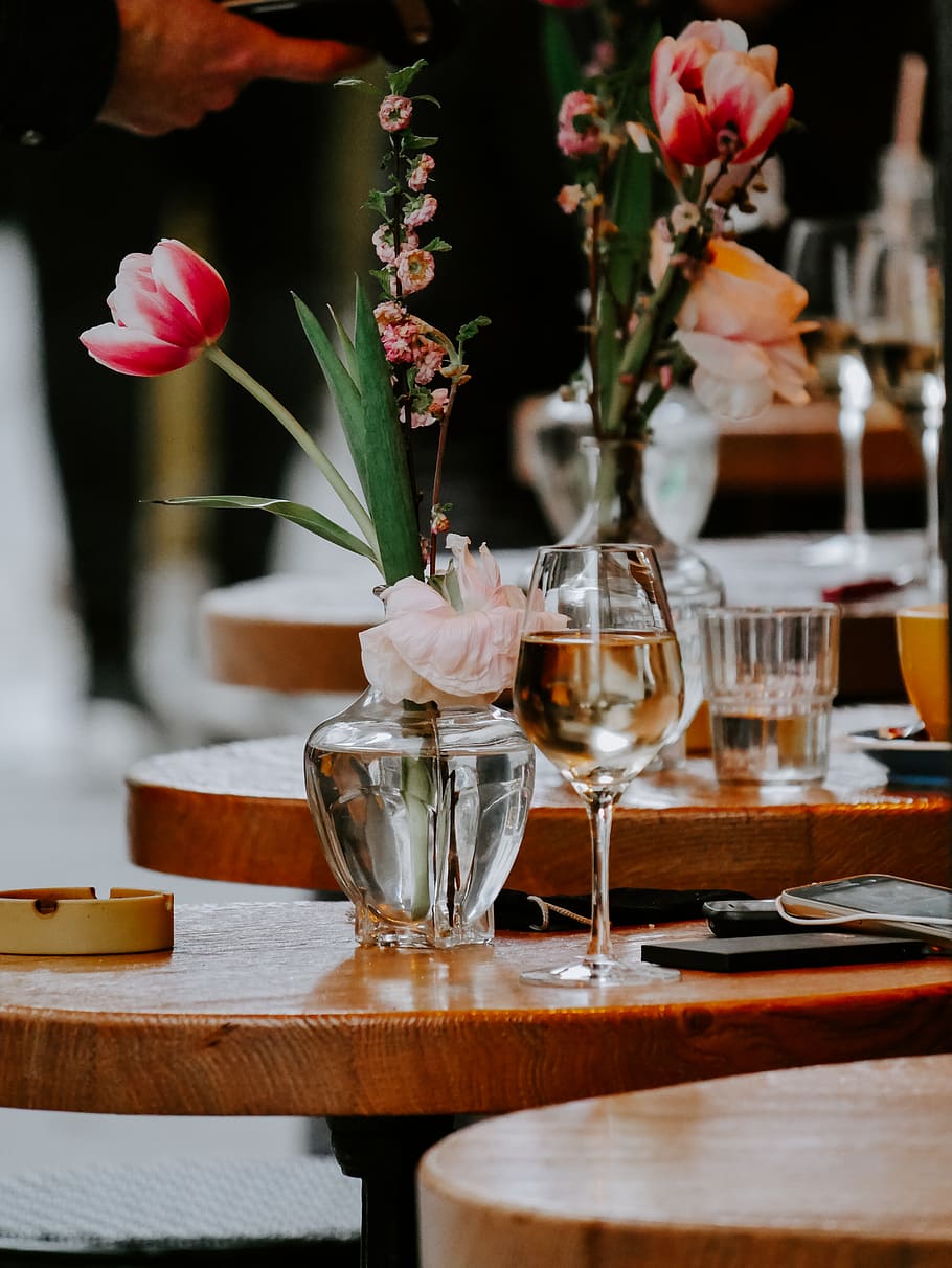 brown wooden table, glass, flower, flowering plant, vase, drinking glass HD wallpaper