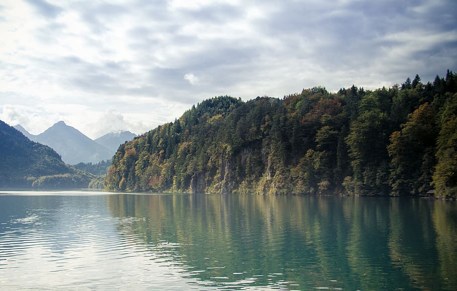 lake, water, reflection, trees, forest, sky, clouds, mountains HD wallpaper