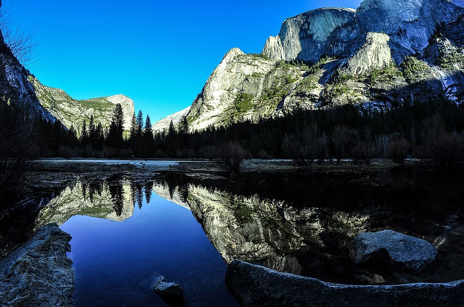 Lake reflection, Yosemite, blue, forest, mountains, park, rocks HD wallpaper