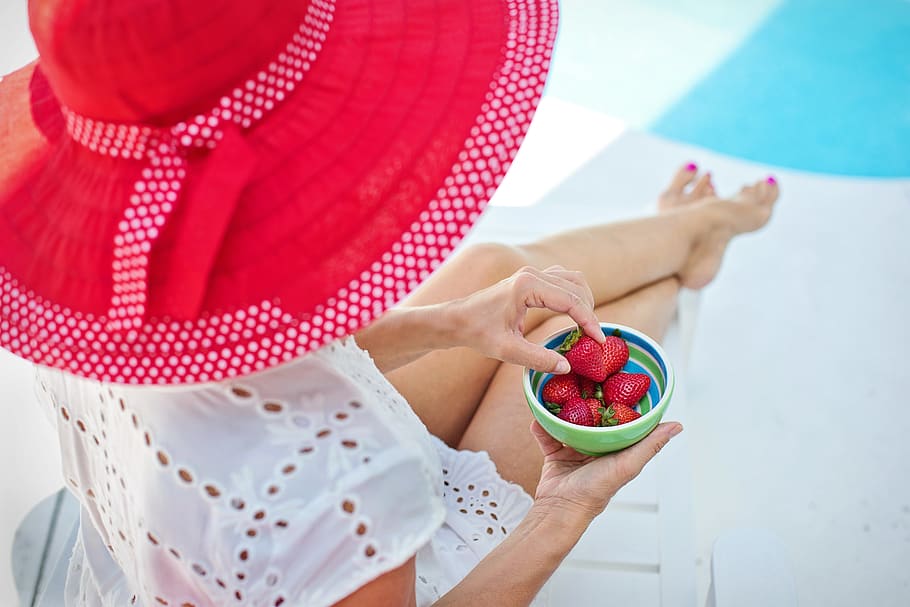 summer, poolside, red hat, strawberries, vacation, resort, travel HD wallpaper