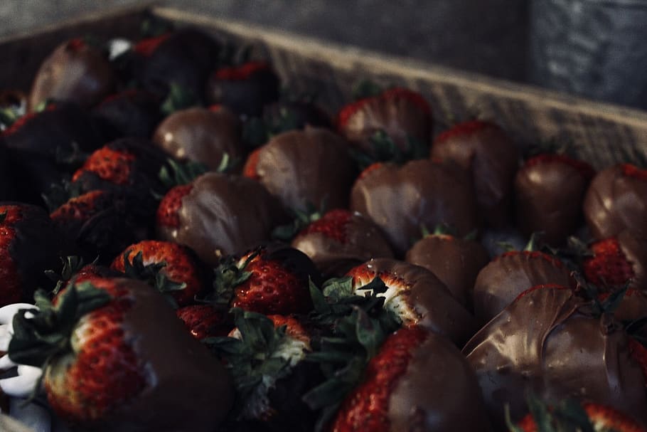 chocolate, fruit, snack, dessert, food, tray, green, brown HD wallpaper