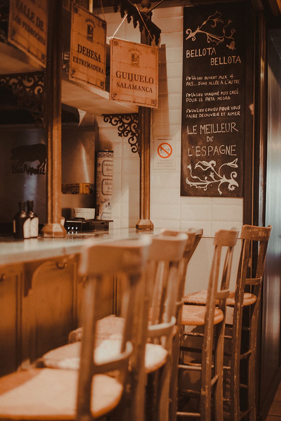 empty chairs, business, text, cafe, restaurant, indoors, western script HD wallpaper