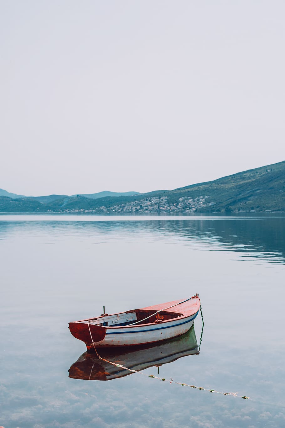 empty boat on lake during daytime, nautical vessel, water, mode of transportation, HD wallpaper