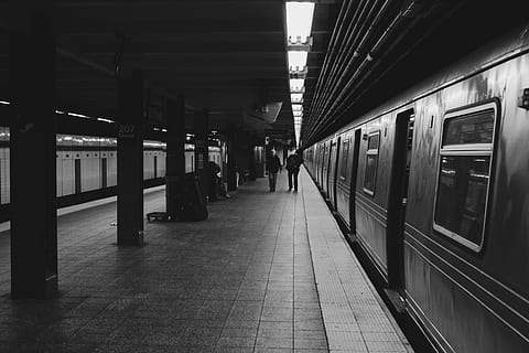 light, night, walk, sub, person, black and white, tren, subway HD wallpaper