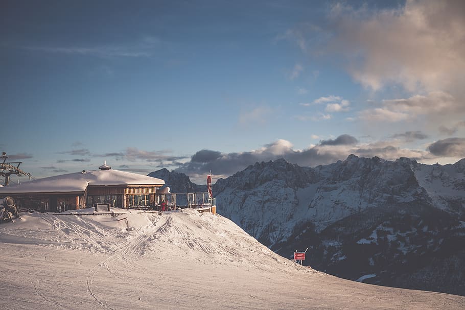 Brown and White Cottage on Mountain, cold, daylight, frost, high HD wallpaper