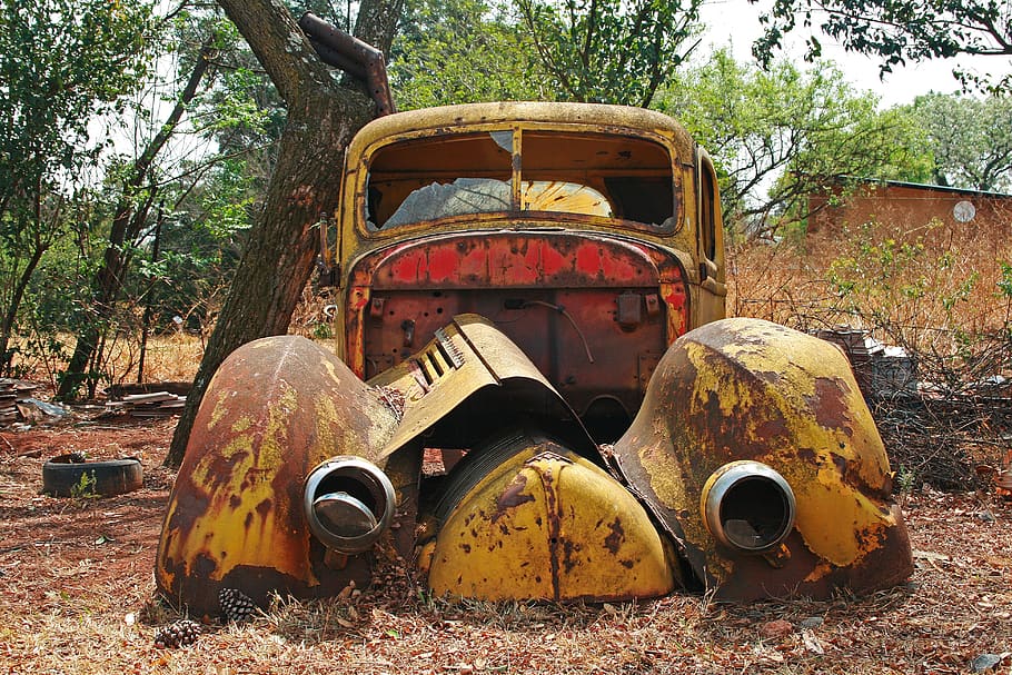 car wreck, old, rusty, vintage, abandoned, yellow, red, aged HD wallpaper
