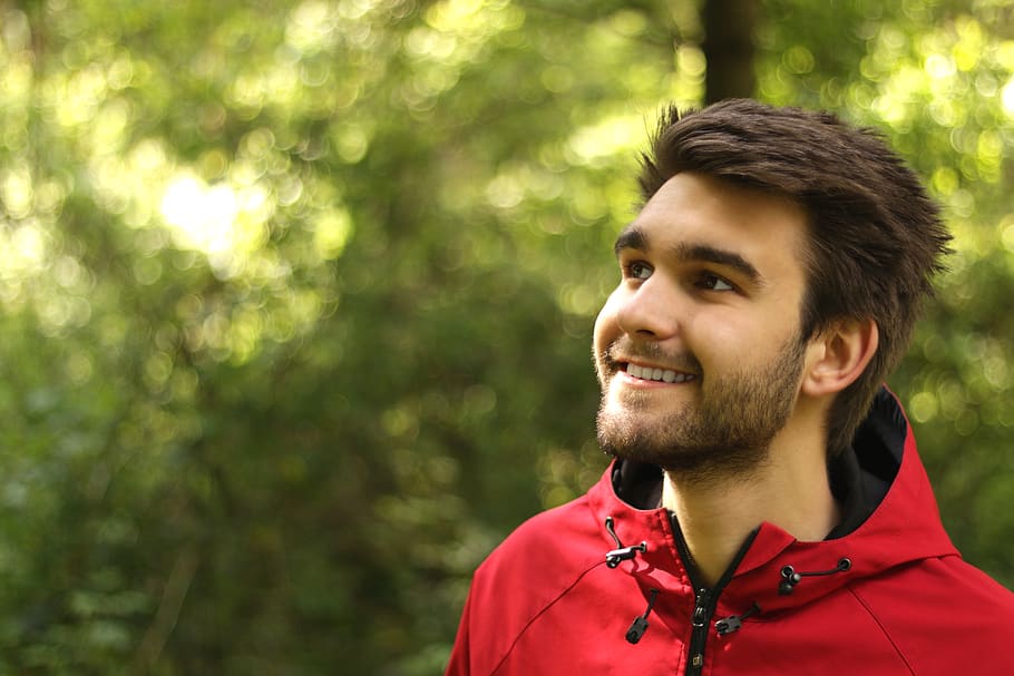 smile, boy, man, tree, forest, portrait, bokeh, face, looking HD wallpaper