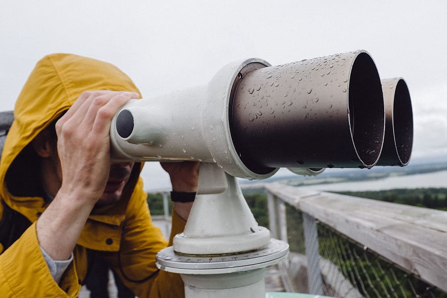 Guy with touristic binoculars, adventure, background, backpack HD wallpaper