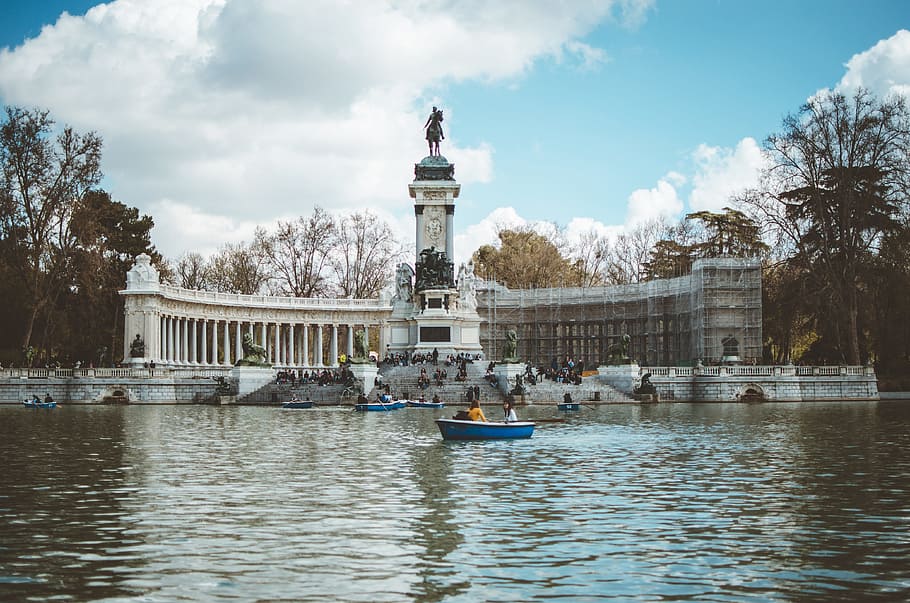 Boat in Water and Building With Statue, architecture, boats, clouds HD wallpaper