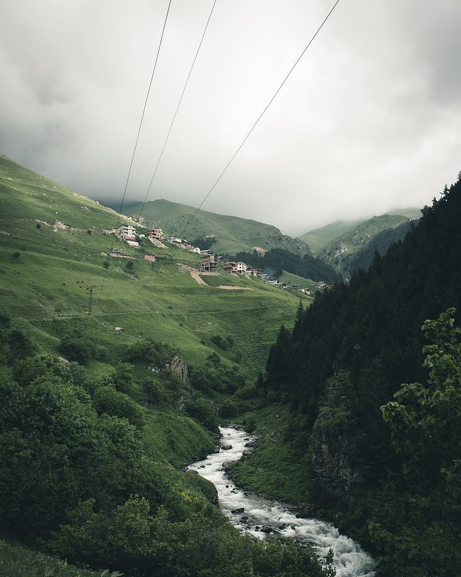 Houses in Green Field Viewing Mountain Under White Skies, cables HD wallpaper