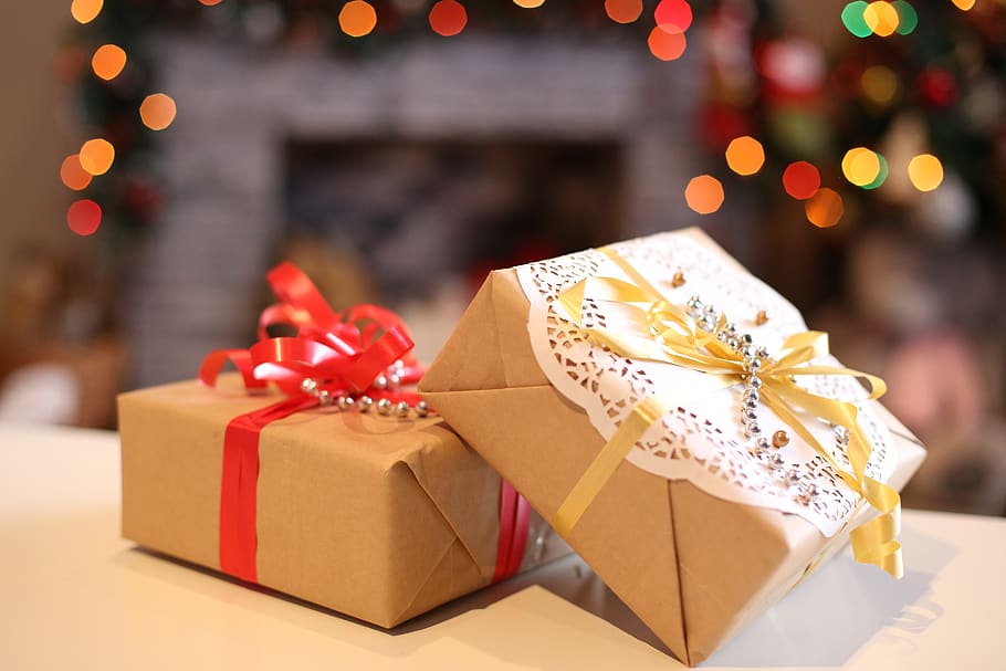 gift, packed, package, fireplace, christmas, celebration, holiday HD wallpaper