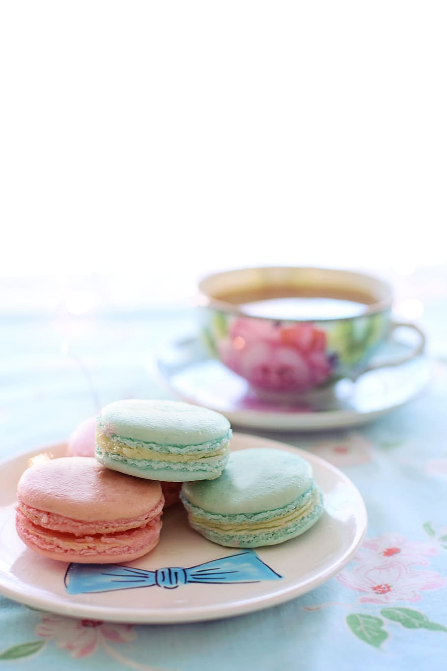 tea, tea time, macarons, cookies, biscuits, snack, teacup, relaxation HD wallpaper