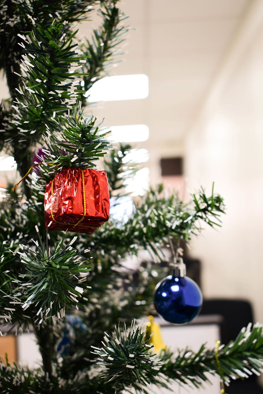 office, gift, light, xmas, season, winter, bell, tree, xmastree HD wallpaper