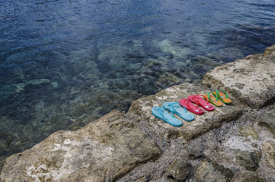 Flip Flops, beach, clear, flip-flops, nature, ocean, rocks, sea HD wallpaper