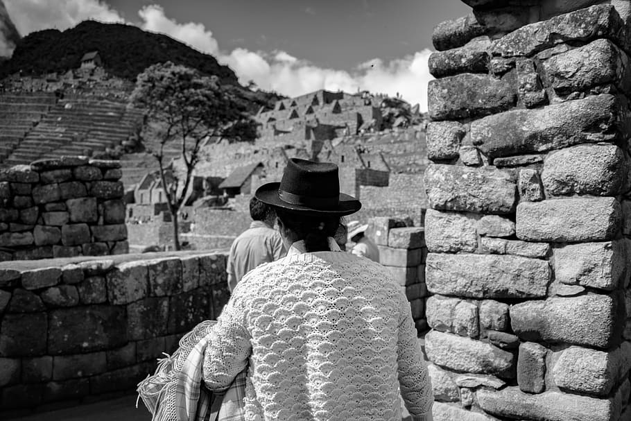 peru, cusco, bw, hat, antics, blackandwhite, real people, rear view HD wallpaper