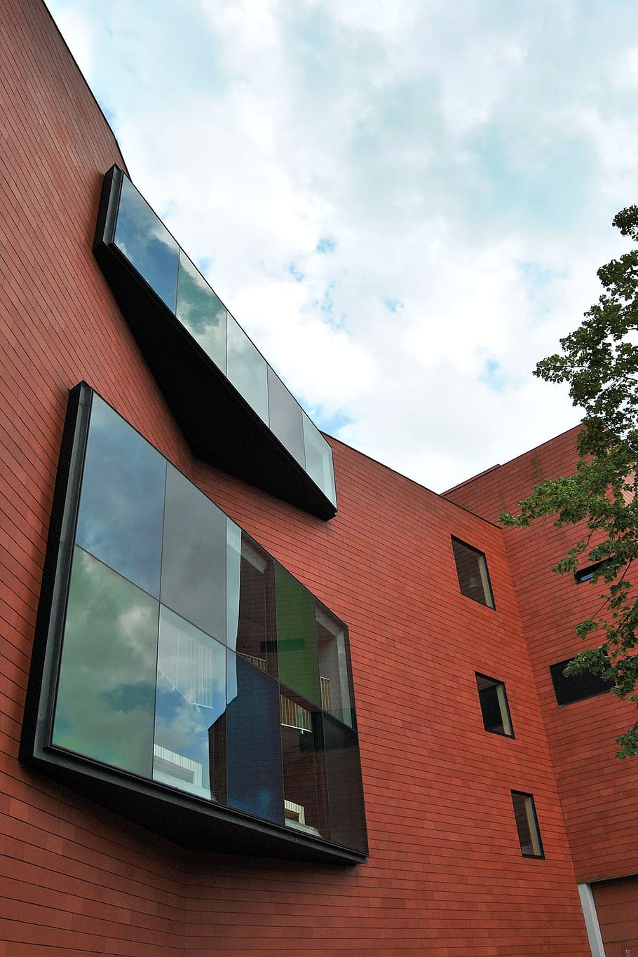 Brown and Black Concrete Building, apartment, architectural design HD wallpaper