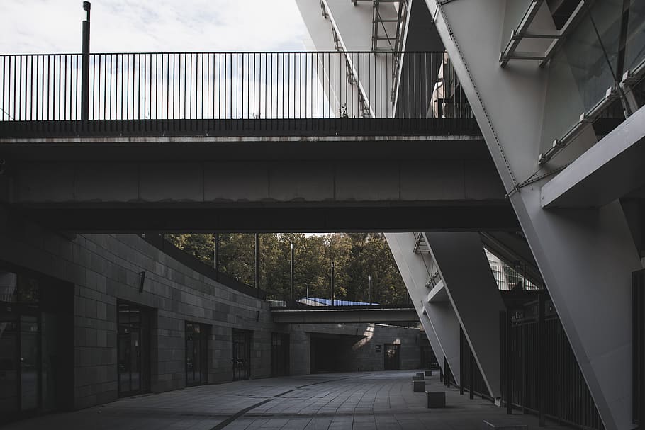 Gray and White Concrete Building, architecture, bridge, city HD wallpaper