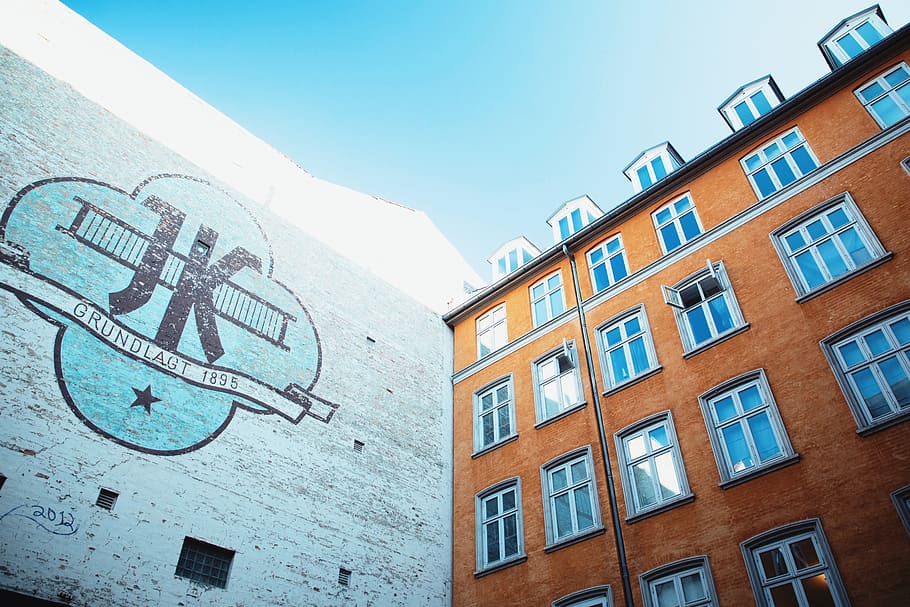 brown building under blue sky, building exterior, architecture HD wallpaper