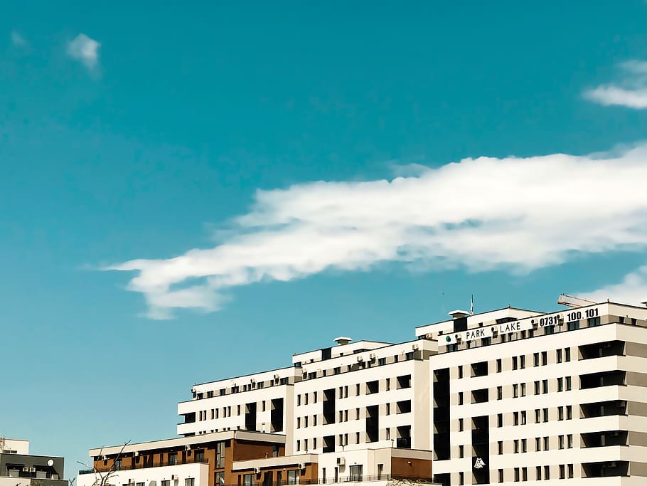 white concrete building under white clouds, urban, city, housing HD wallpaper