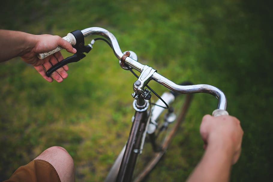 Bicycle Handlebar, human hand, human body part, real people, one person HD wallpaper