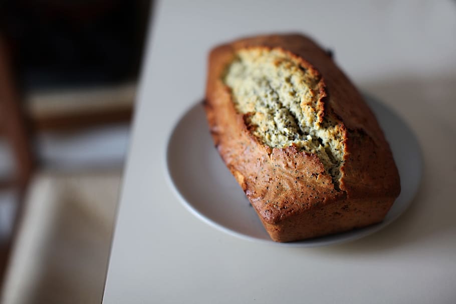 Close-Up Photography of Banana Bread on Saucer, baked, blur, breakfast HD wallpaper