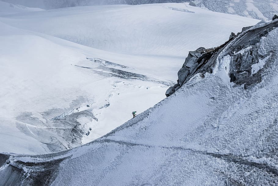 person climbing on top of mountain, snow, winter, cold, ski, hike HD wallpaper