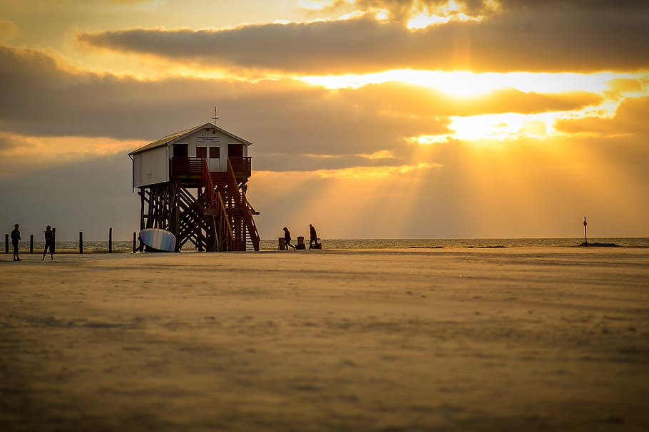 White Lifeguard House on Beach Taken Under White Clouds and Orange Sky, HD wallpaper