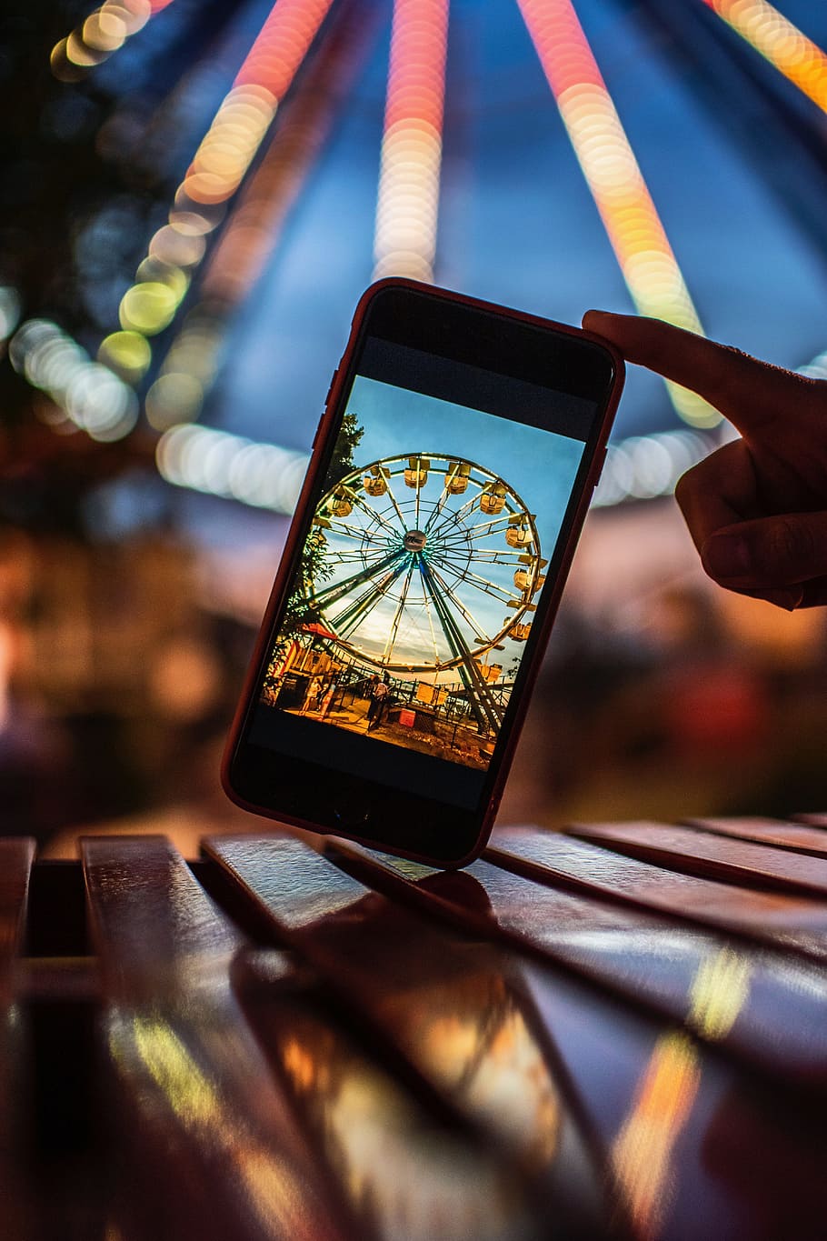 closeup photography of smartphone displaying ferris wheel, iphone, HD wallpaper