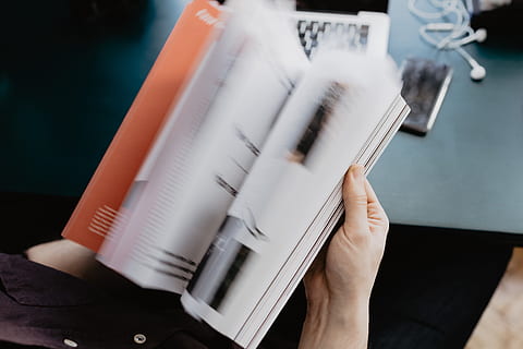 Reading a magazine, workspace, desk, time, break, entrepreneur HD wallpaper
