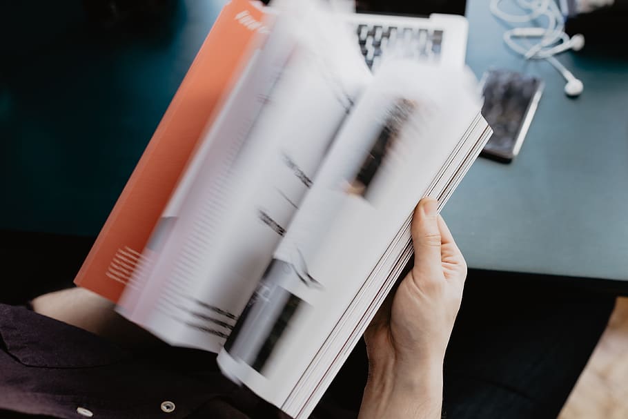 Reading a magazine, workspace, desk, time, break, entrepreneur HD wallpaper