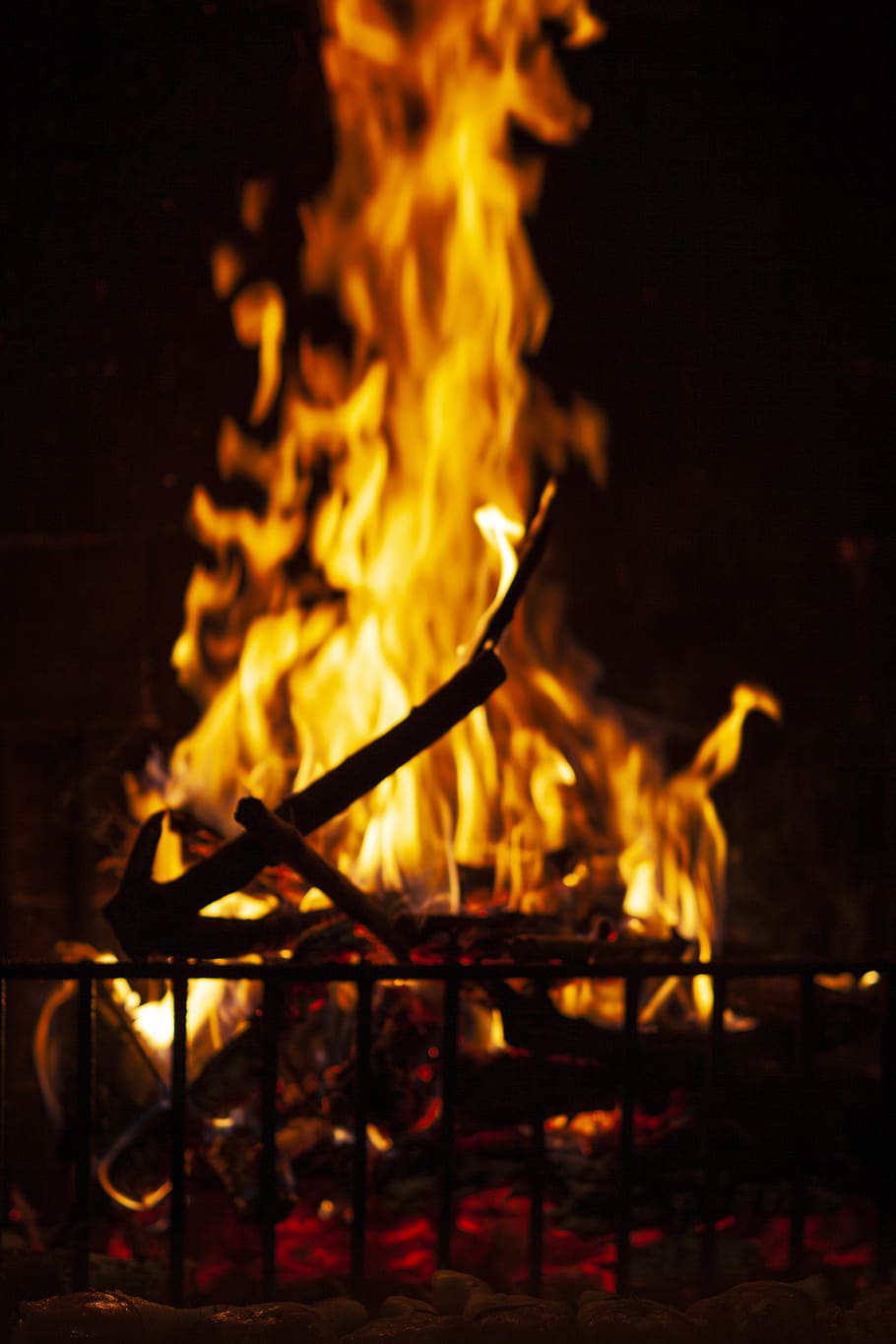 Bonfire Close-up Photo, blaze, burn, burnt, fireplace, flame HD wallpaper