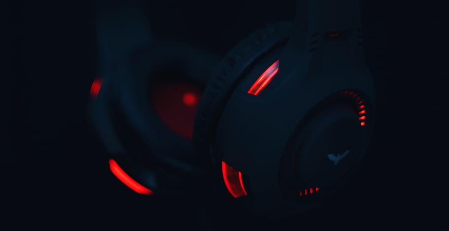 headphones-red-black-dark.jpg