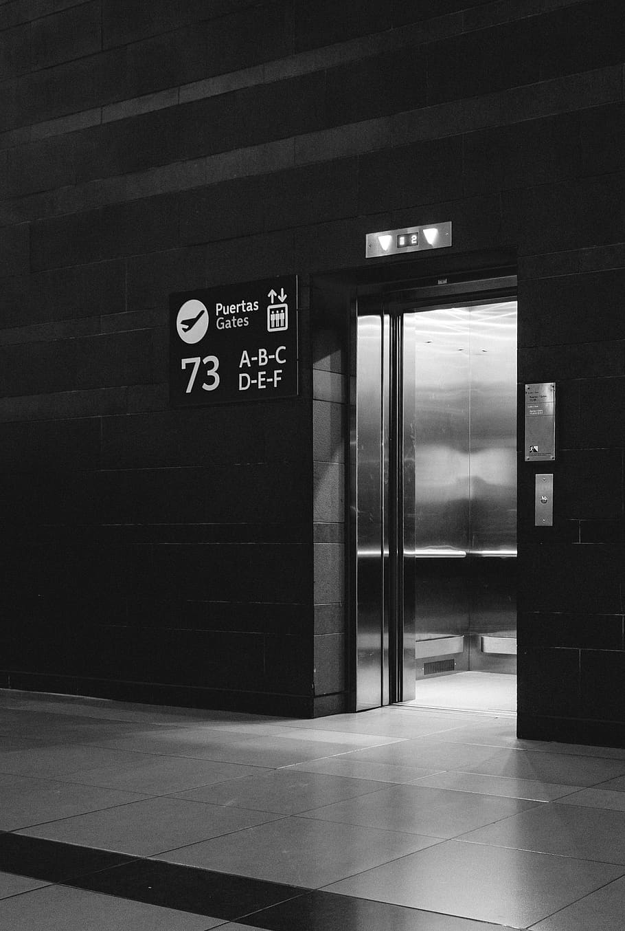 airport, elevator, wallpaper, iphone wallpaper, black and white HD wallpaper